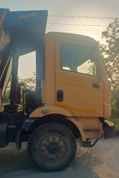 Mahindra Blazo 25 image 2